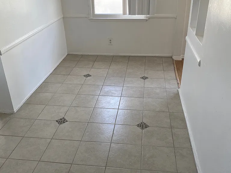 2035 S Holt Ave #5 — Photo 10