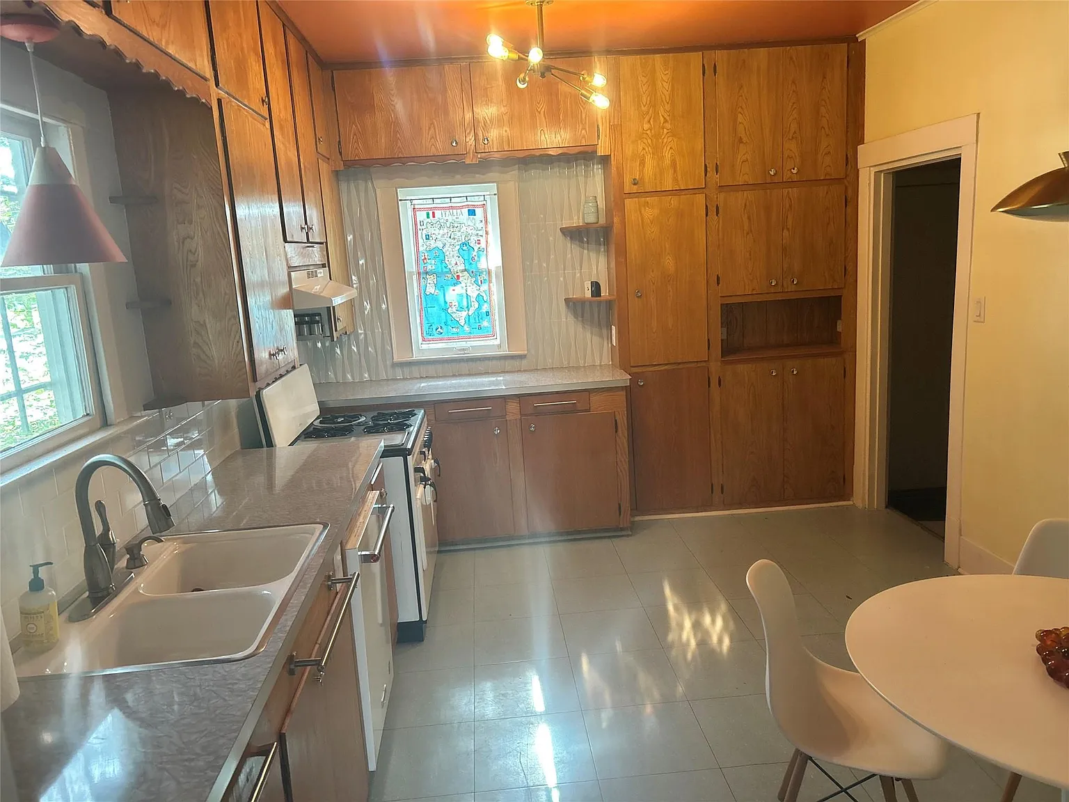 1 bed, 1.0 bath, 1066 sqft, $1,700 — Photo 3
