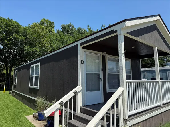 3728 Marina Dr Trailer 10, Lake Worth, TX 76135
