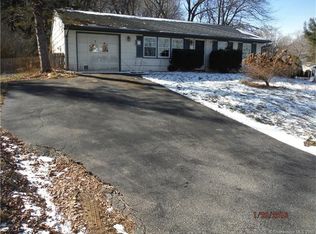61 Highland Dr, Ledyard, CT 06339