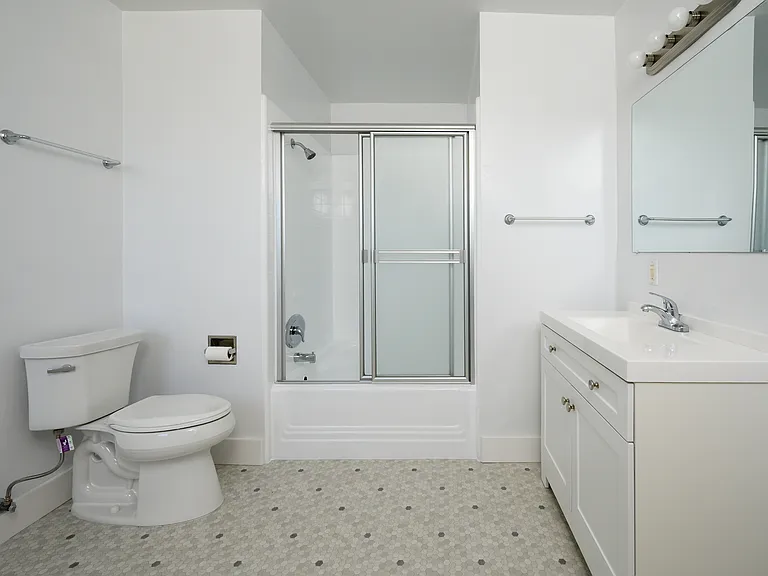 1763 Kelton Ave — Photo 12