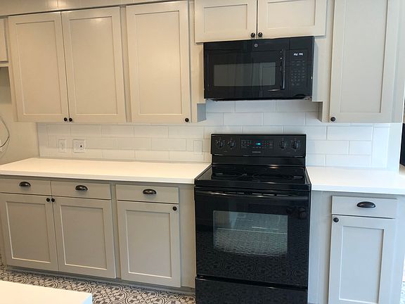 5th image of 1304 Western Dr