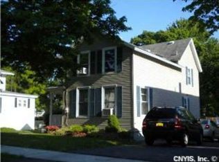 32 Elizabeth St, Auburn, NY 13021