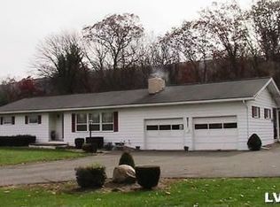 942 E Lizard Creek Rd, Lehighton, PA 18235