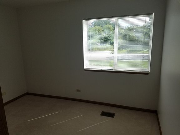 3rd image of 727 Elm Ln APT 108