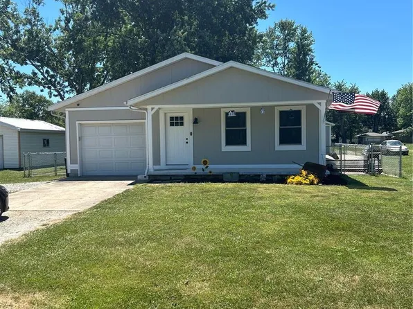 604 W Jackson Ave, Altamont, IL 62411