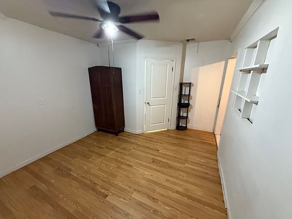 3rd image of 1503 Thorain Blvd #1