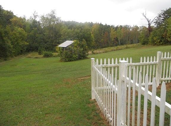 3rd image of 1121 Wagstaff Ln