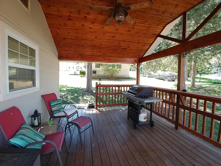 2395 S Lakeshore Dr — Photo 6