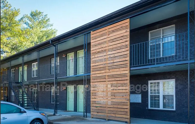 1011 Burke St #2