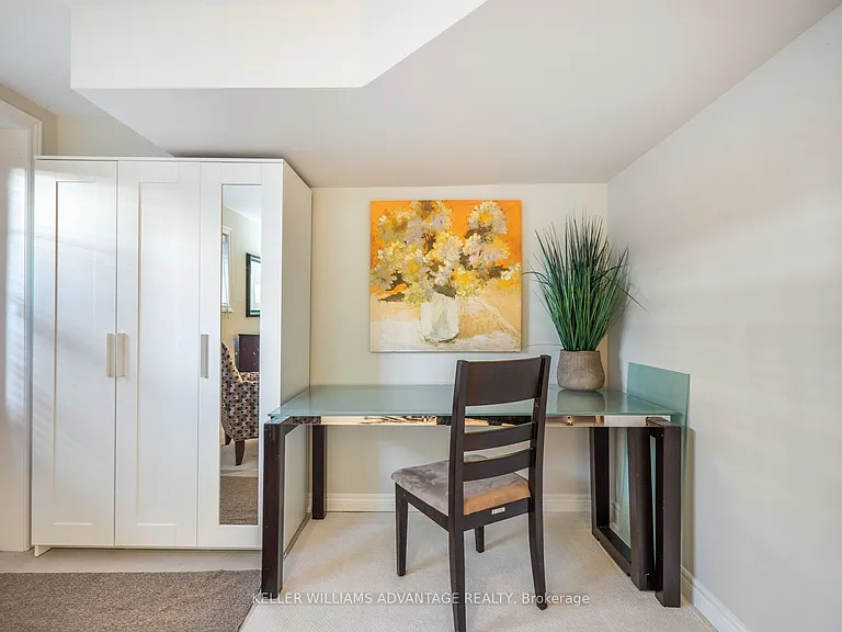 122 Boardwalk Dr #LOWER — Photo 6
