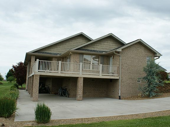 3rd image of 1044 Southwind Cir