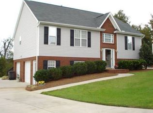 2640 Wynbrook Dr, Winston Salem, NC 27103