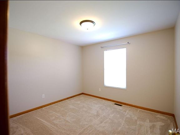 5th image of 1008 Kamptown Dr #C