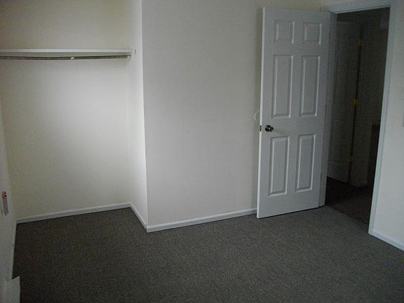 3rd image of 429 Hill St APT 4