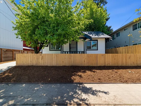 8920 SE Woodstock Blvd, Portland, OR 97266