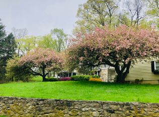 26 Edgewood Rd, Katonah, NY 10536