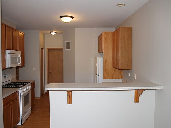4th image of 383 Chesapeake Ln