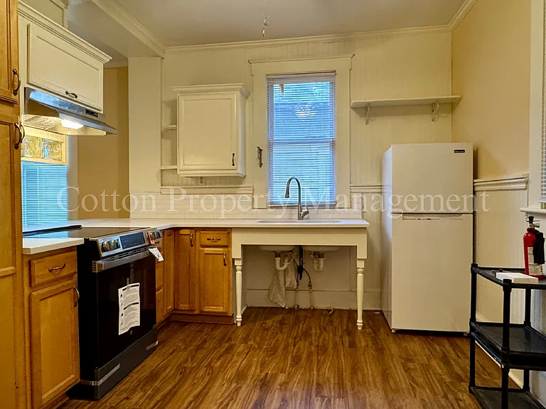 315 S 15th St — Photo 11
