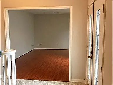 3rd image of 230 W Castle Harbour Dr