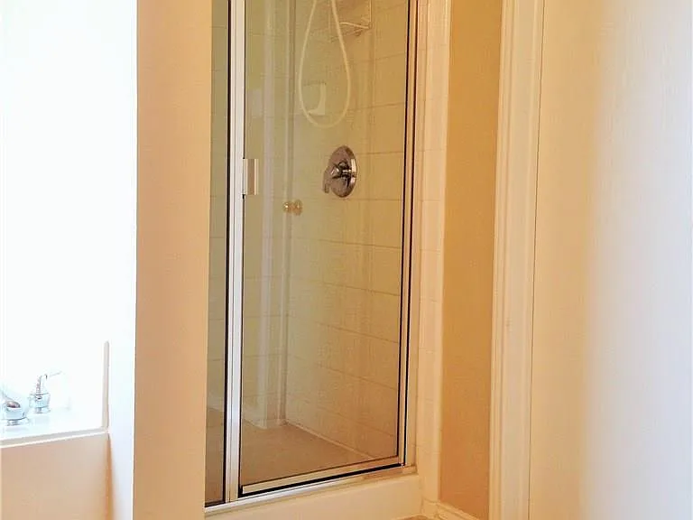 625 Rothschild Ln — Photo 11