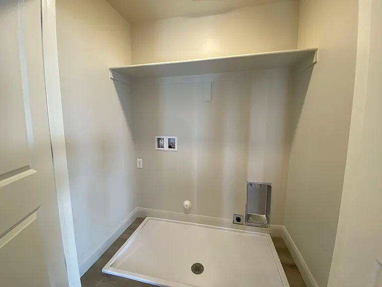 4381 S 1200 W — Photo 19