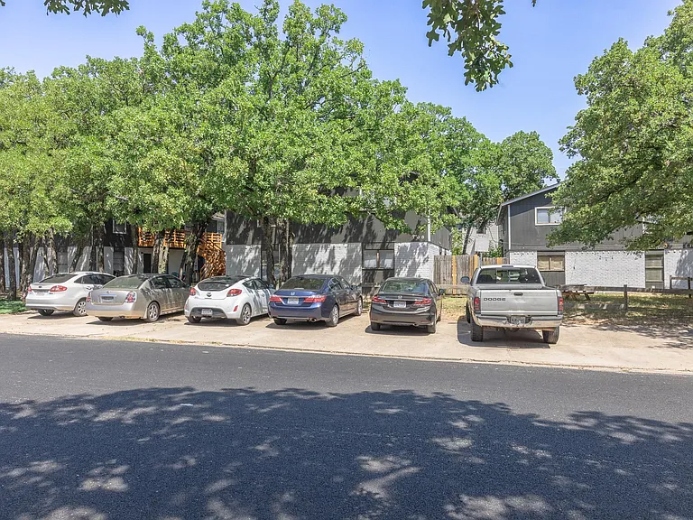 708 Navidad St #B — Photo 35