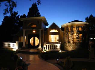860 Moana Ct, Palo Alto, CA 94306
