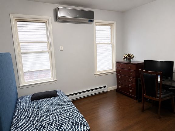 4th image of 322 Hamilton St