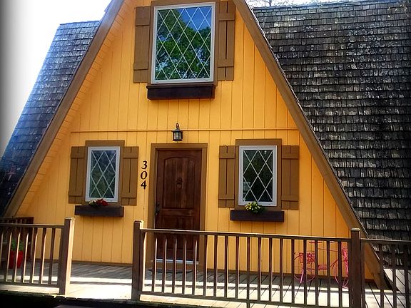 5th image of 304 SE Henry St