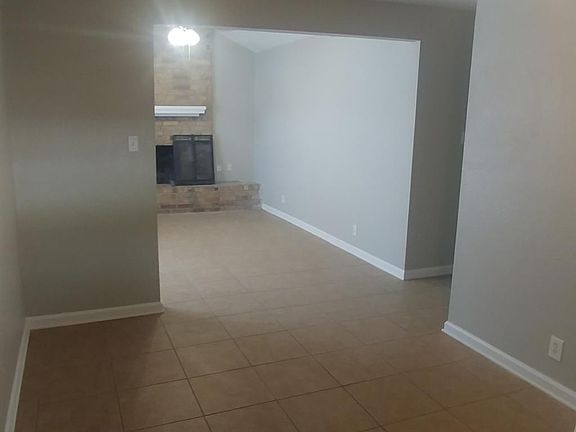 4th image of 1204 Westcott Dr #A