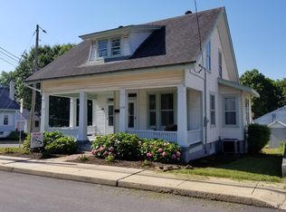 1134 Main St, Akron, PA 17501