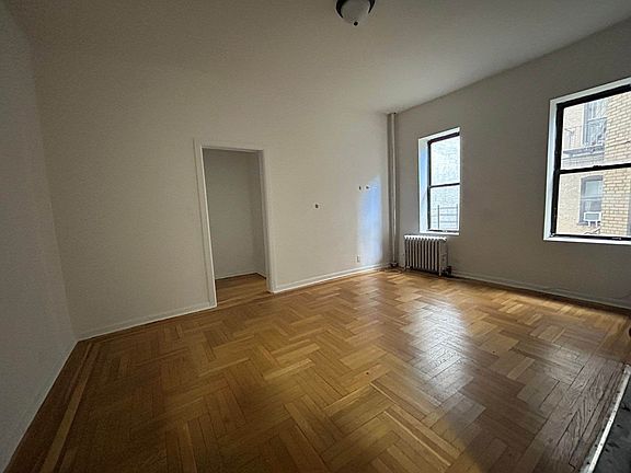 4th image of 159 Eastern Pkwy APT 1D