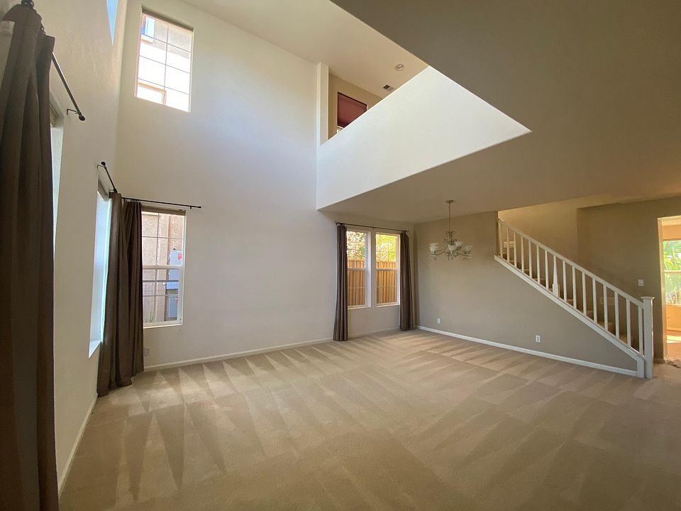 1st image of 3044 Dow Dr