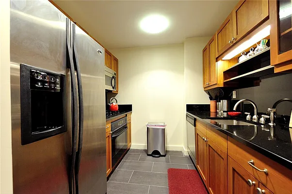 Rented by Space Marketing Shop | media 31