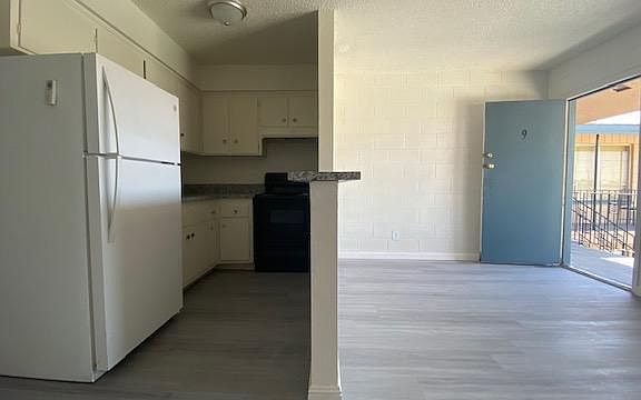 5th image of 241 W Saint Louis Ave #9