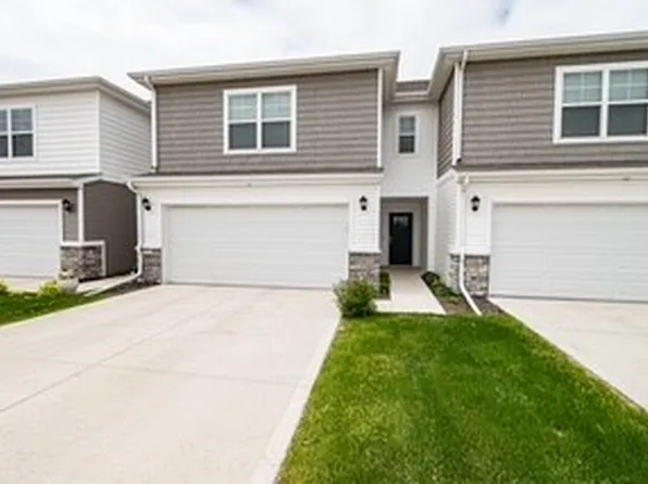 5502 144th St, Urbandale, IA 50323