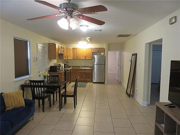 4th image of 3041 N Galvez St