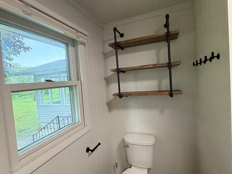 8901 M 72 E — Photo 8