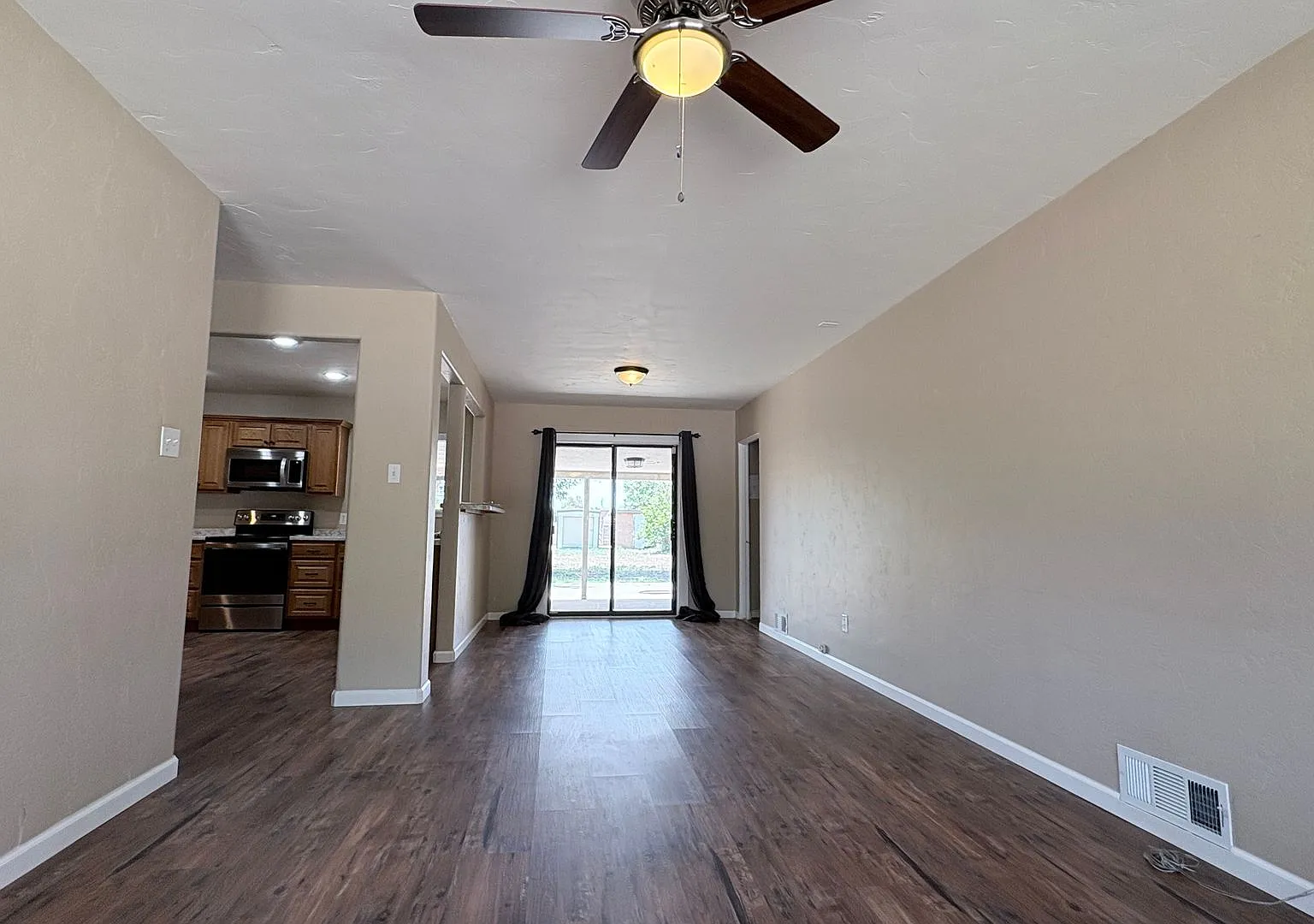 1808 W 3rd — Photo 2