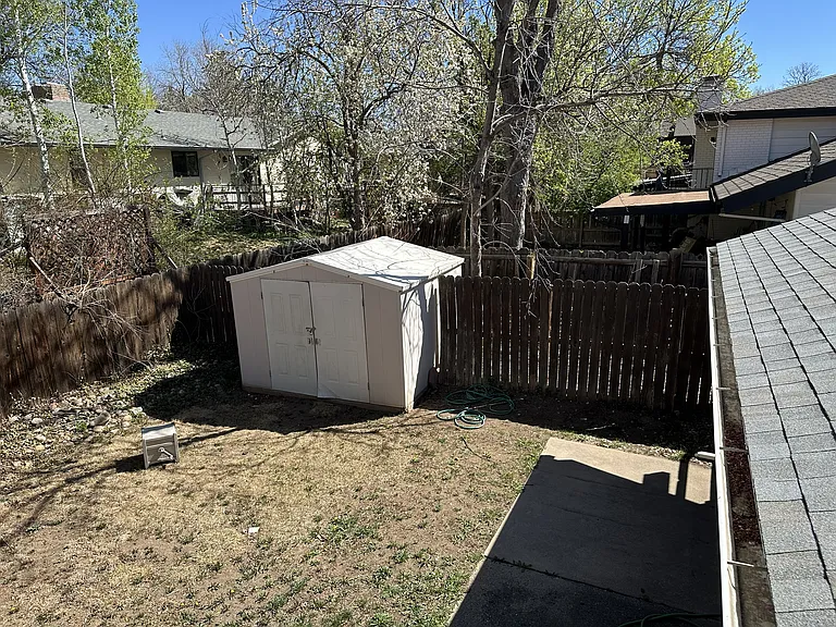 2633 Sherwood Cir — Photo 23
