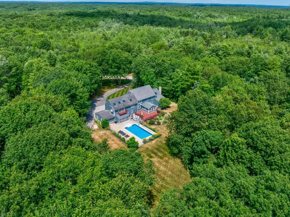 5 Amanda Drive, Kennebunk, ME 04043