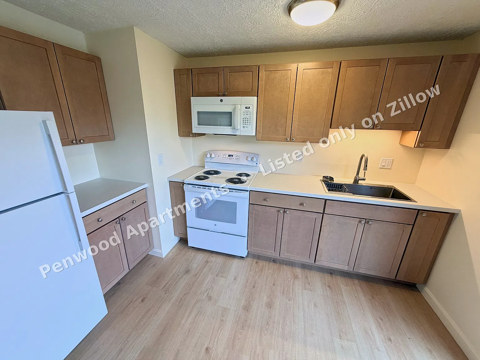 2 bed, 819 sqft, $1,800 — Photo 3