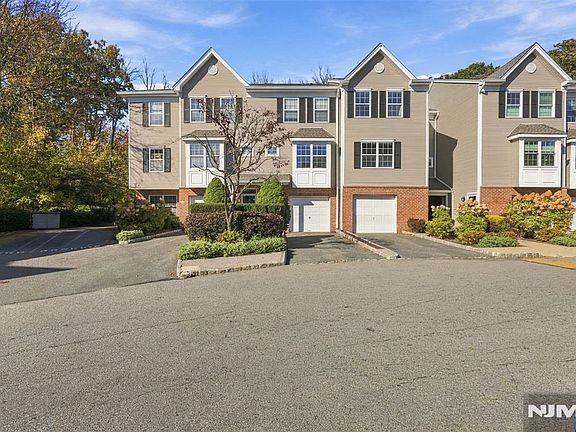 4th image of 22 Greenbrook Drive