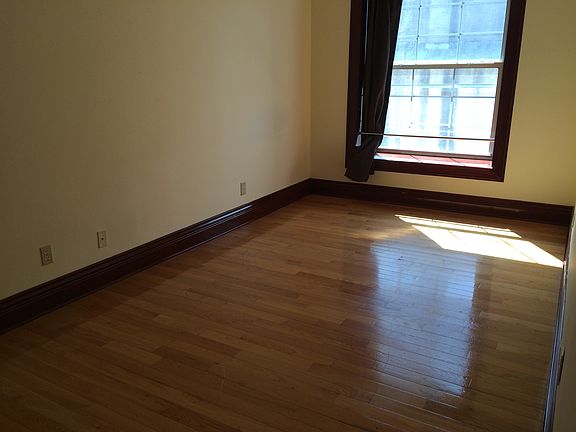 Second bedroom.