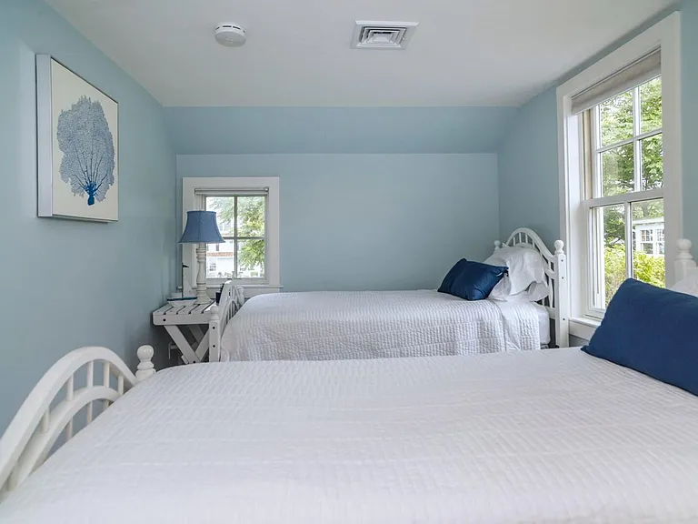 43 Soundview Ave — Photo 31