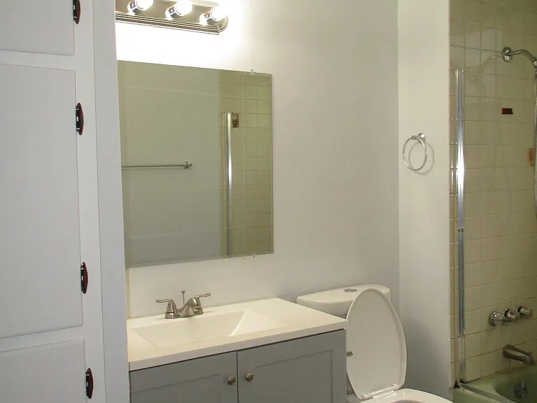 331 Clifton Ave — Photo 10