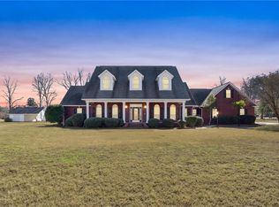 3951 Golfview Dr, Blackshear, GA 31516