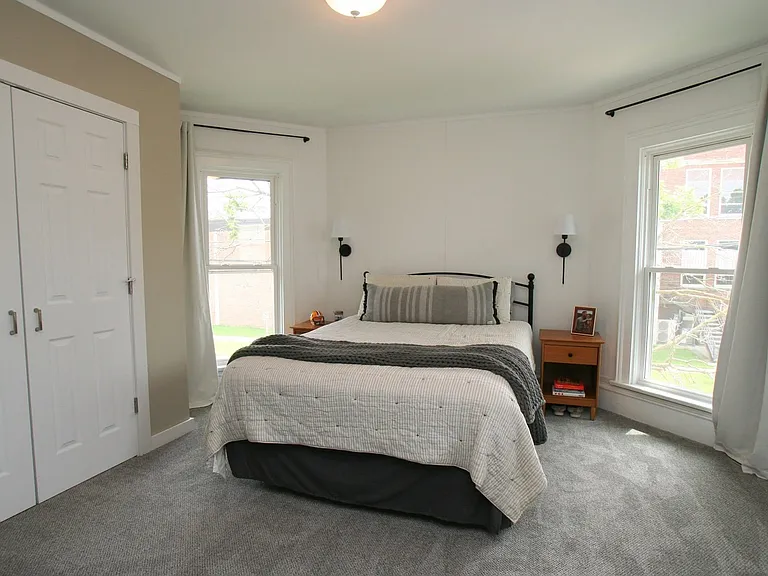 418 W Holmes St — Photo 7