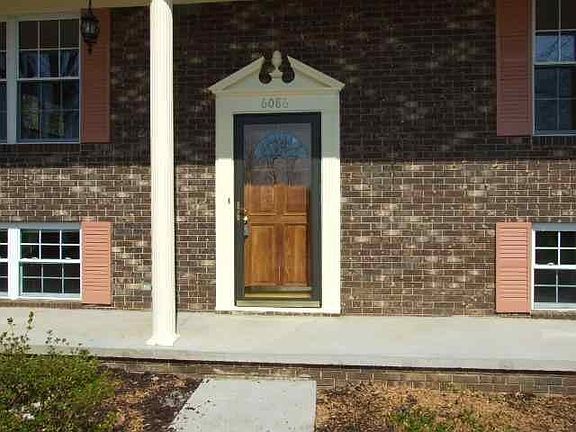 4th image of 6086 Woodcrest Dr